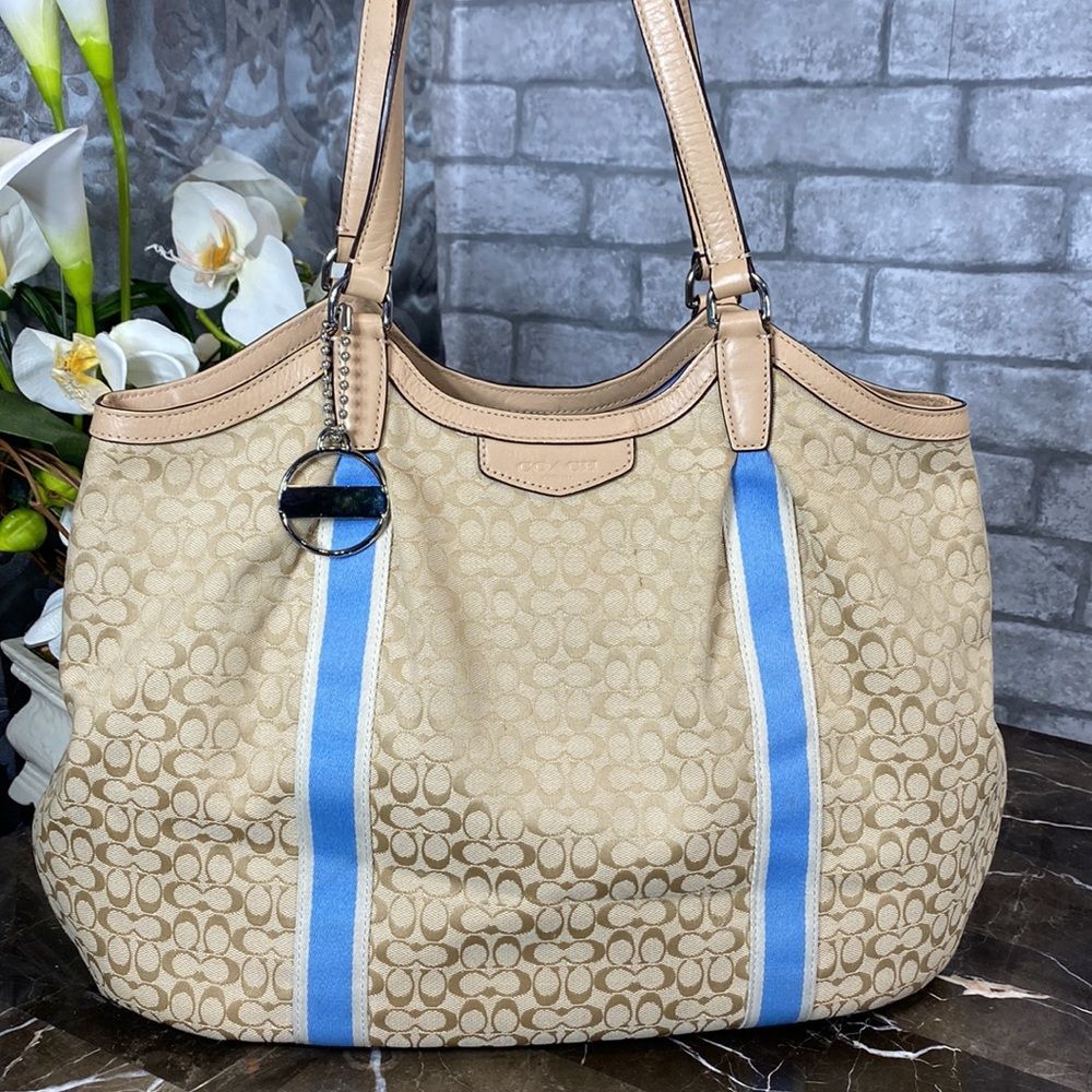 Coach Devin Shoulder Bag/Tote